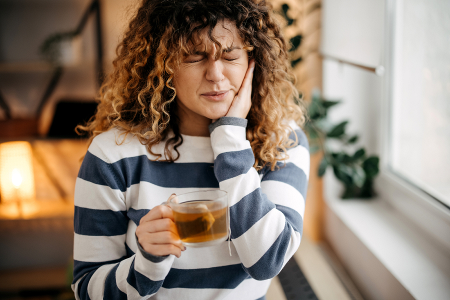 Woman with tooth ache image
